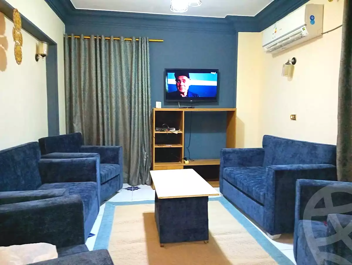 https://aqarmap.com.eg/ar/listing/7164031-for-sale-cairo-6th-of-october-el-ahyaa-neighborhood-2nd-divided-from-al-kafrawei-st
