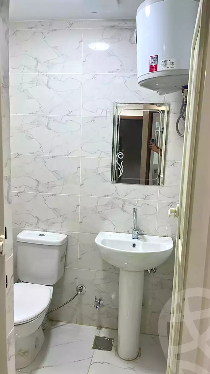 https://aqarmap.com.eg/ar/listing/7164156-for-rent-cairo-6th-of-october-el-ahyaa-neighborhood-2nd-divided-from-al-kafrawei-st