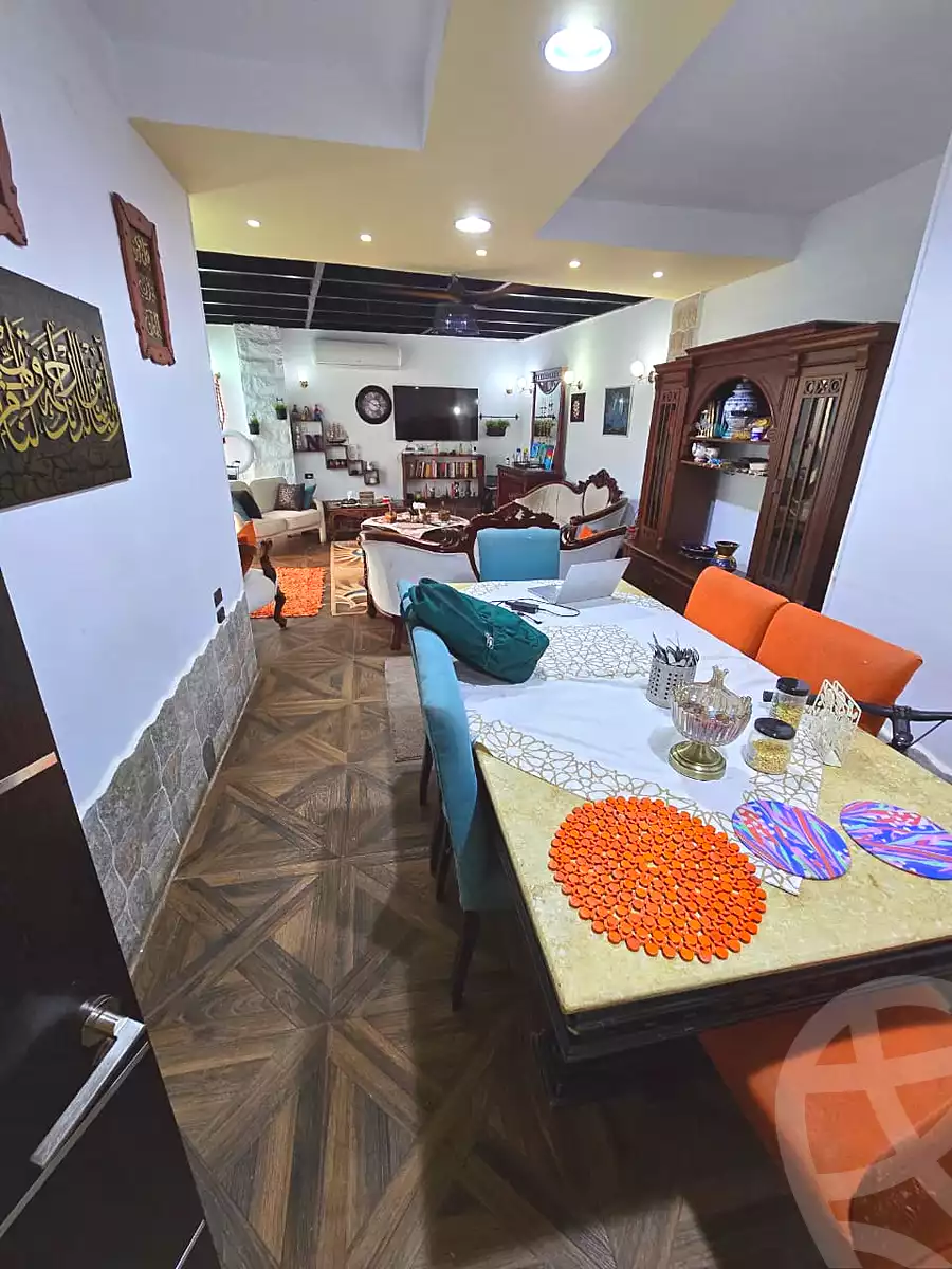https://aqarmap.com.eg/ar/listing/7165388-for-sale-cairo-el-sheikh-zayed-city-el-hay-elasher-street-100