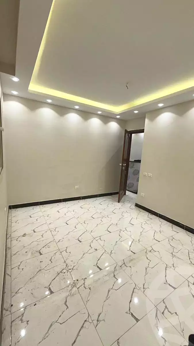 https://aqarmap.com.eg/ar/listing/7165690-for-sale-cairo-6th-of-october-el-ahyaa-neighborhood-3rd-al-hay-al-thalith-st