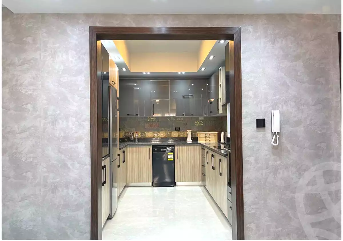 https://aqarmap.com.eg/en/listing/7166163-for-sale-cairo-new-cairo-compounds-hyde-park-centre-ville-hyde-park
