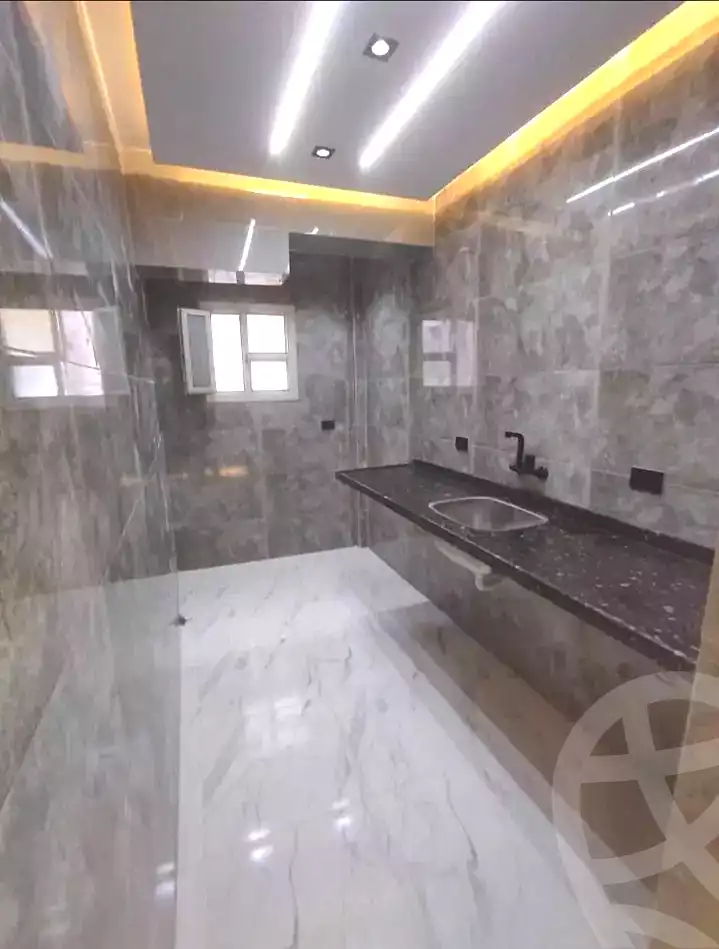 https://aqarmap.com.eg/ar/listing/7166583-for-sale-alexandria-al-agamy-lbytsh-shahr-al-assal-st