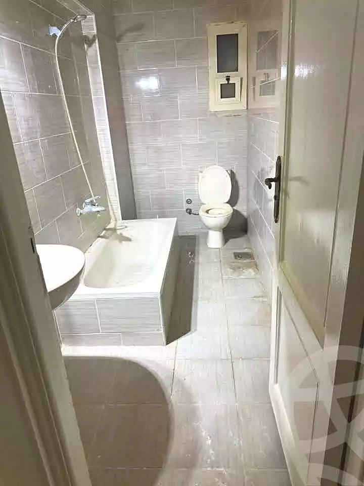https://aqarmap.com.eg/ar/listing/7167156-for-sale-alexandria-al-agamy-lbytsh-bianchiii-el-arbaeen-st