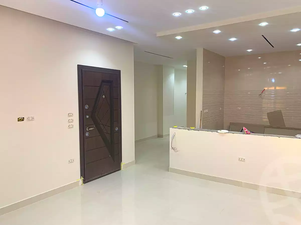 https://aqarmap.com.eg/ar/listing/7167583-for-sale-cairo-new-cairo-compounds-kmbwnd-ldf-lwtny