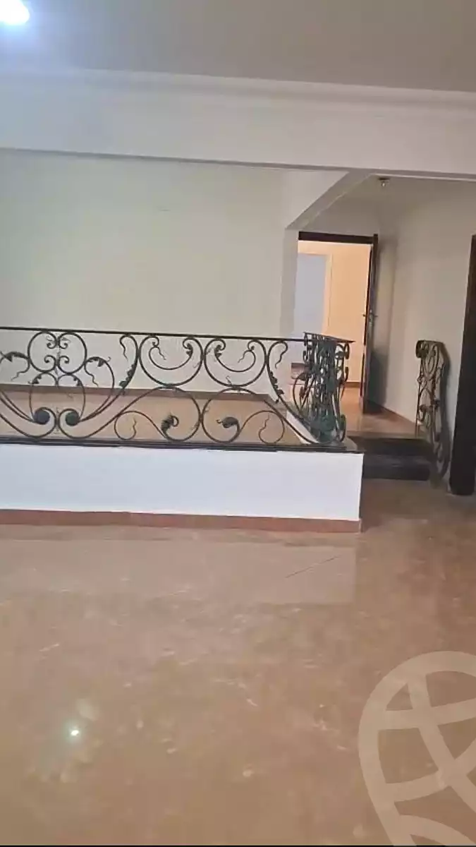 https://aqarmap.com.eg/ar/listing/7167685-for-sale-cairo-6th-of-october-el-ahyaa-neighborhood-2nd-el-mohandes-ahmed-abd-el-hady-st