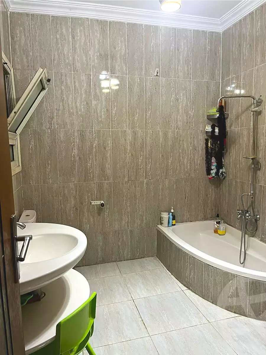 https://aqarmap.com.eg/ar/listing/7167697-for-sale-cairo-6th-of-october-el-ahyaa-neighborhood-2nd-generation-2000-st