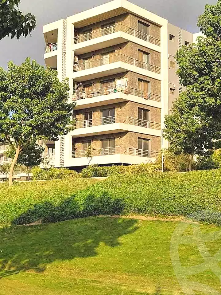 https://aqarmap.com.eg/ar/listing/7078465-for-sale-cairo-new-cairo-compounds-tag-city-lake-park-taj-city