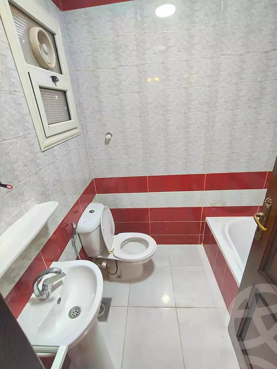 https://aqarmap.com.eg/ar/listing/7168608-for-sale-alexandria-tharwat