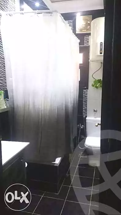 https://aqarmap.com.eg/ar/listing/7169731-for-sale-cairo-el-sheikh-zayed-city-el-hay-el-thaleth-ashaer-area-1-el-salam-st