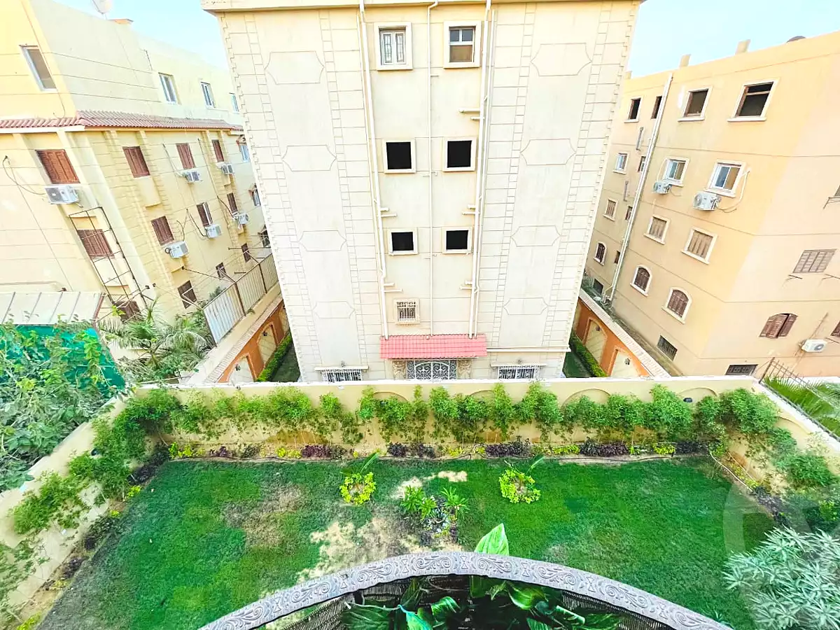 https://aqarmap.com.eg/ar/listing/7169731-for-sale-cairo-el-sheikh-zayed-city-el-hay-el-thaleth-ashaer-area-1-el-salam-st