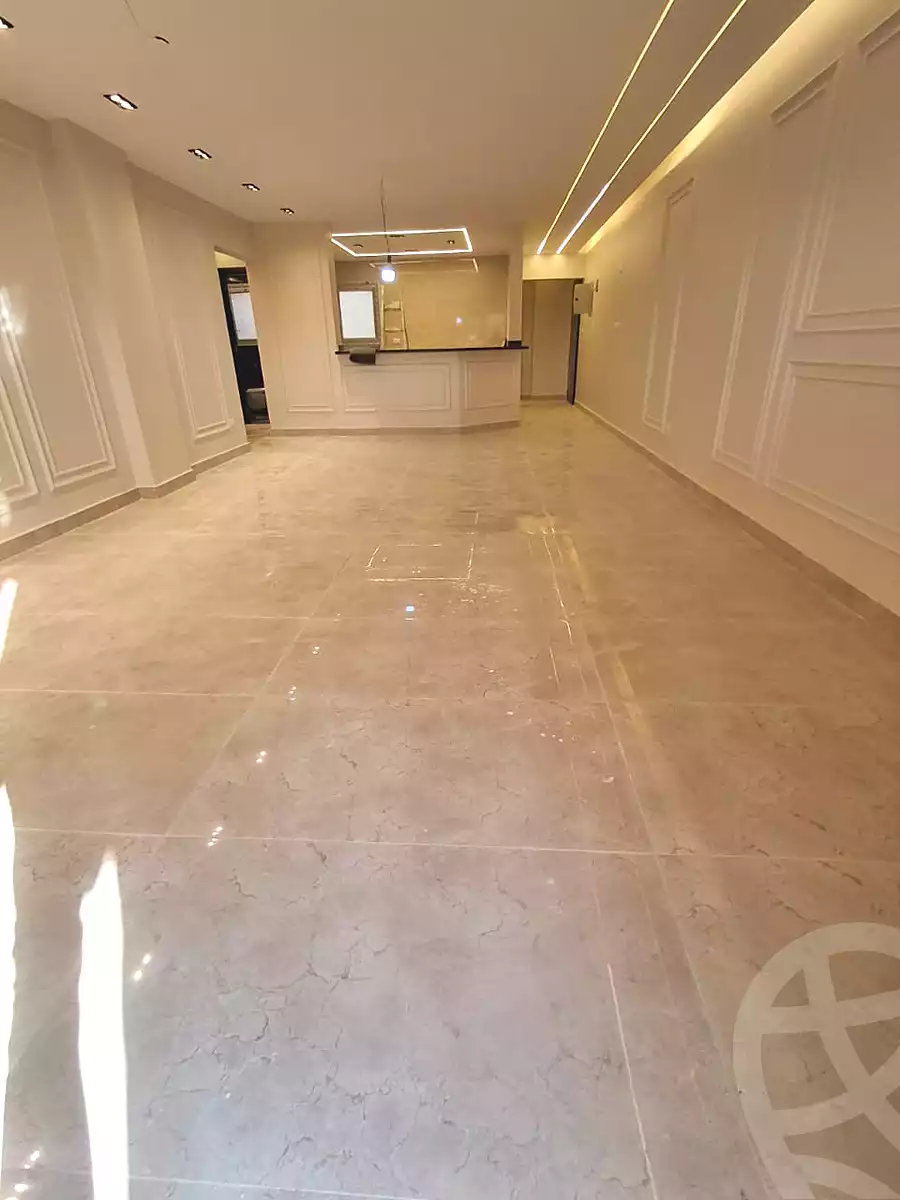 https://aqarmap.com.eg/ar/listing/7169968-for-sale-cairo-el-sheikh-zayed-city-compounds-el-khamayel