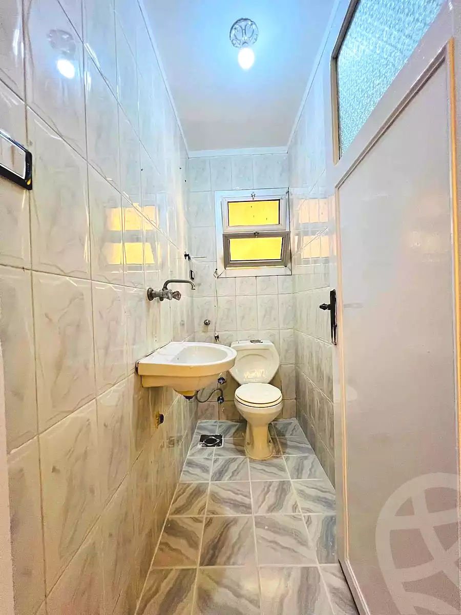 https://aqarmap.com.eg/en/listing/7171082-for-sale-alexandria-al-agamy-shataa-el-nakheel