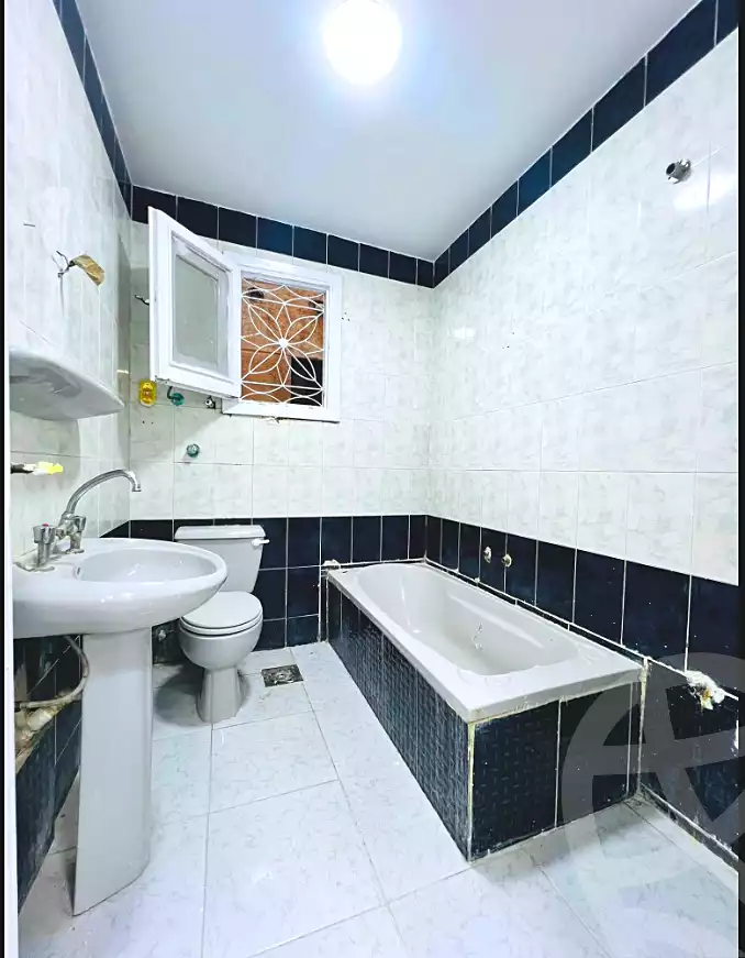 https://aqarmap.com.eg/ar/listing/7172385-for-sale-alexandria-al-agamy-shataa-el-nakheel