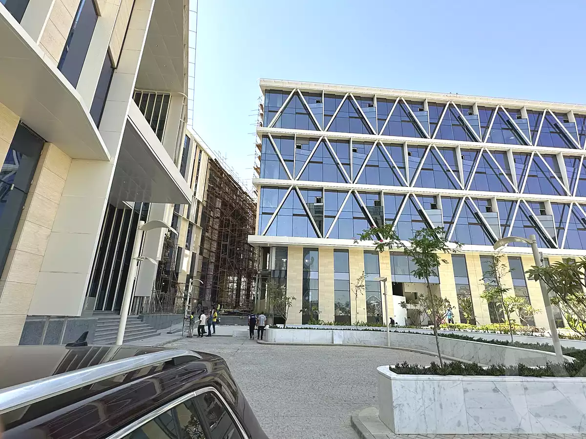 https://aqarmap.com.eg/ar/listing/7171767-for-rent-cairo-new-cairo-compounds-kyrw-byzns-blz-btr-hwm-llttwyr