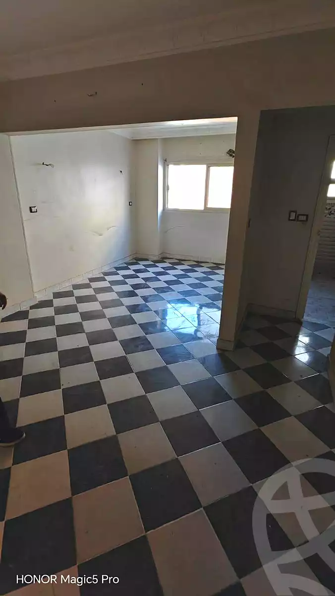 https://aqarmap.com.eg/ar/listing/7173178-for-sale-cairo-helwan-helwan-el-sharkeya-mostafa-safwat-st