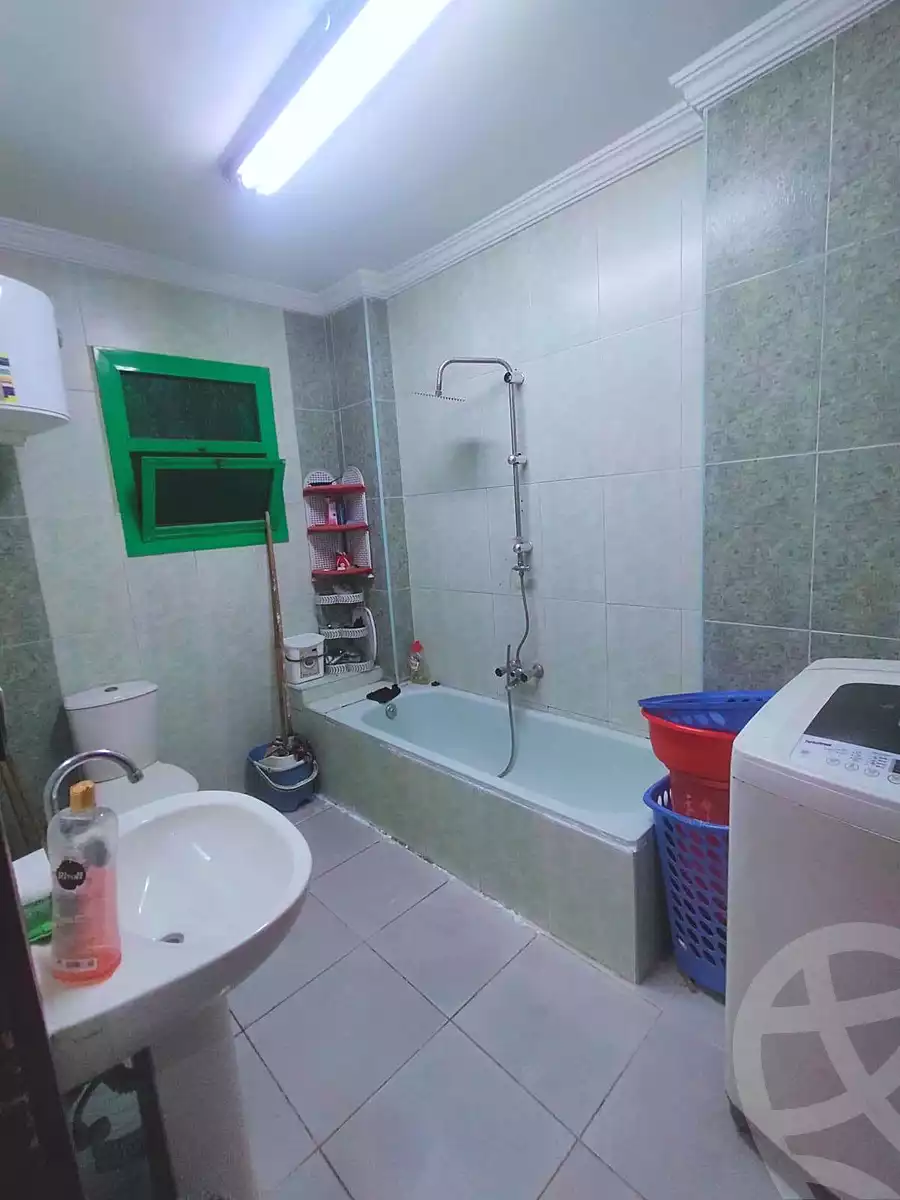 https://aqarmap.com.eg/ar/listing/7173252-for-sale-cairo-helwan-helwan-el-sharkeya-heidar-st