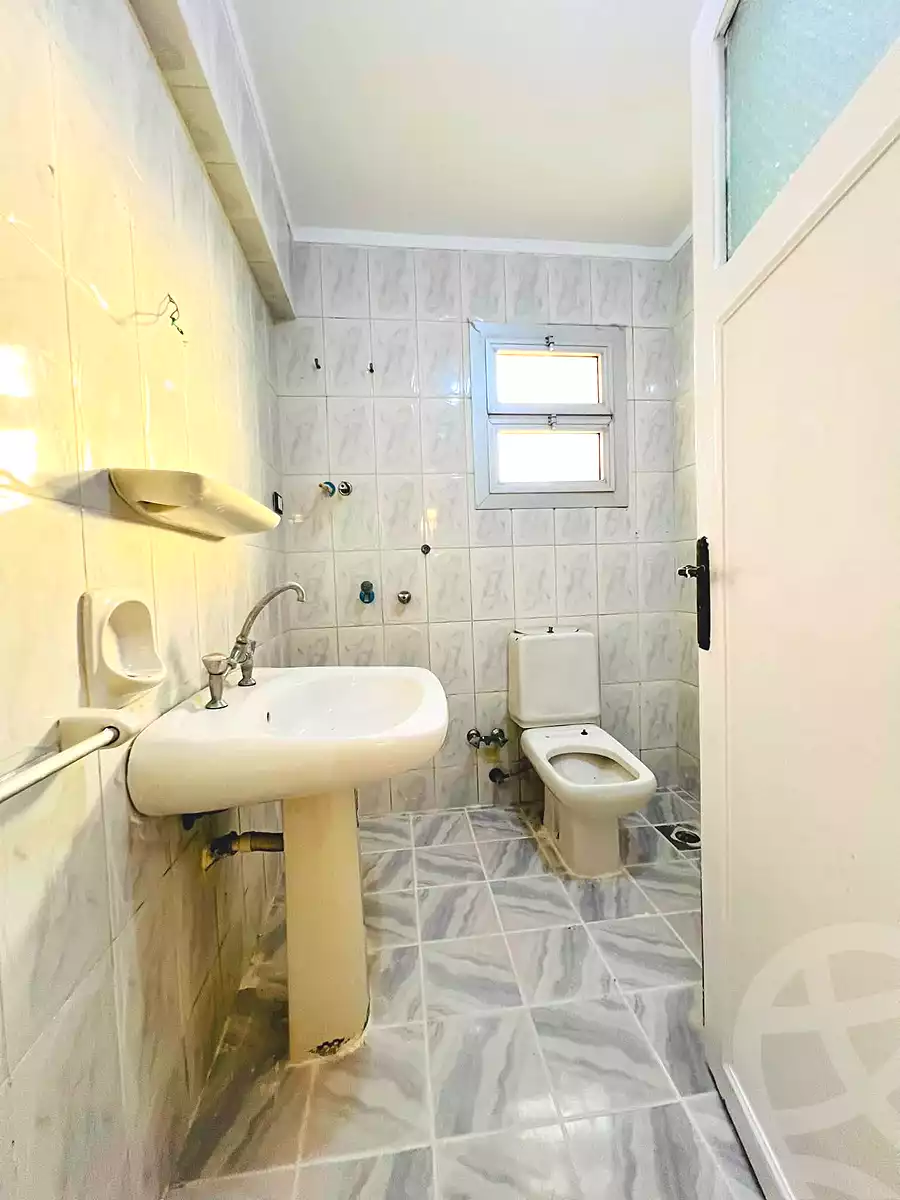 https://aqarmap.com.eg/ar/listing/7173723-for-sale-alexandria-al-agamy-shataa-el-nakheel