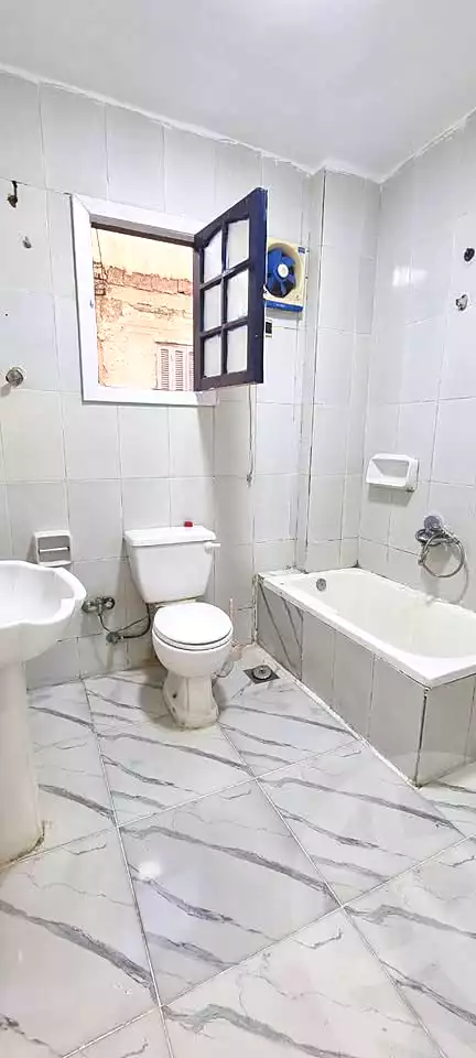 https://aqarmap.com.eg/en/listing/7174260-for-sale-alexandria-al-agamy-shataa-el-nakheel