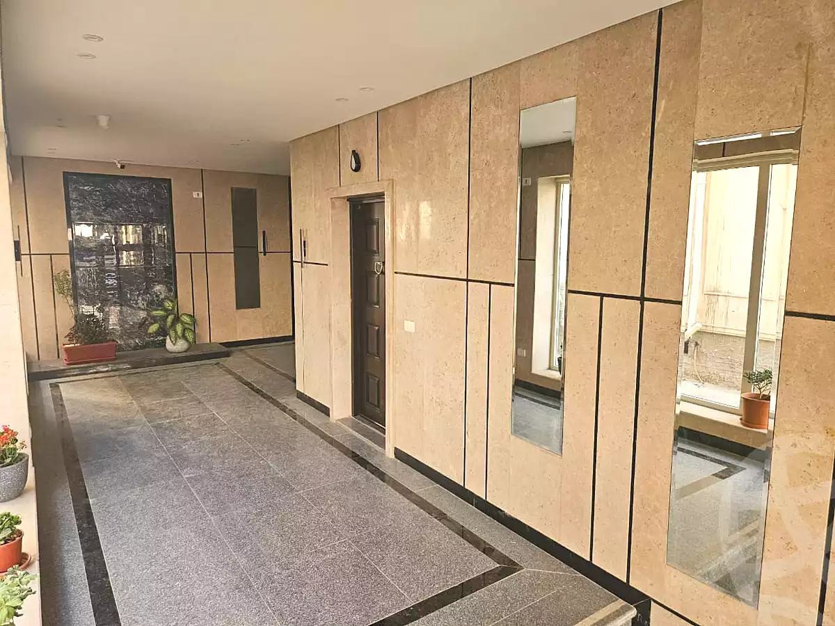 https://aqarmap.com.eg/en/listing/7175133-for-sale-cairo-el-sheikh-zayed-city-compounds-zayed-heights-compound