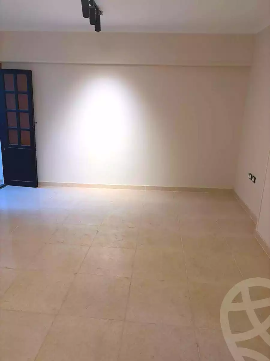 https://aqarmap.com.eg/ar/listing/7175637-for-sale-cairo-helwan-helwan-el-sharkeya-mostafa-safwat-st