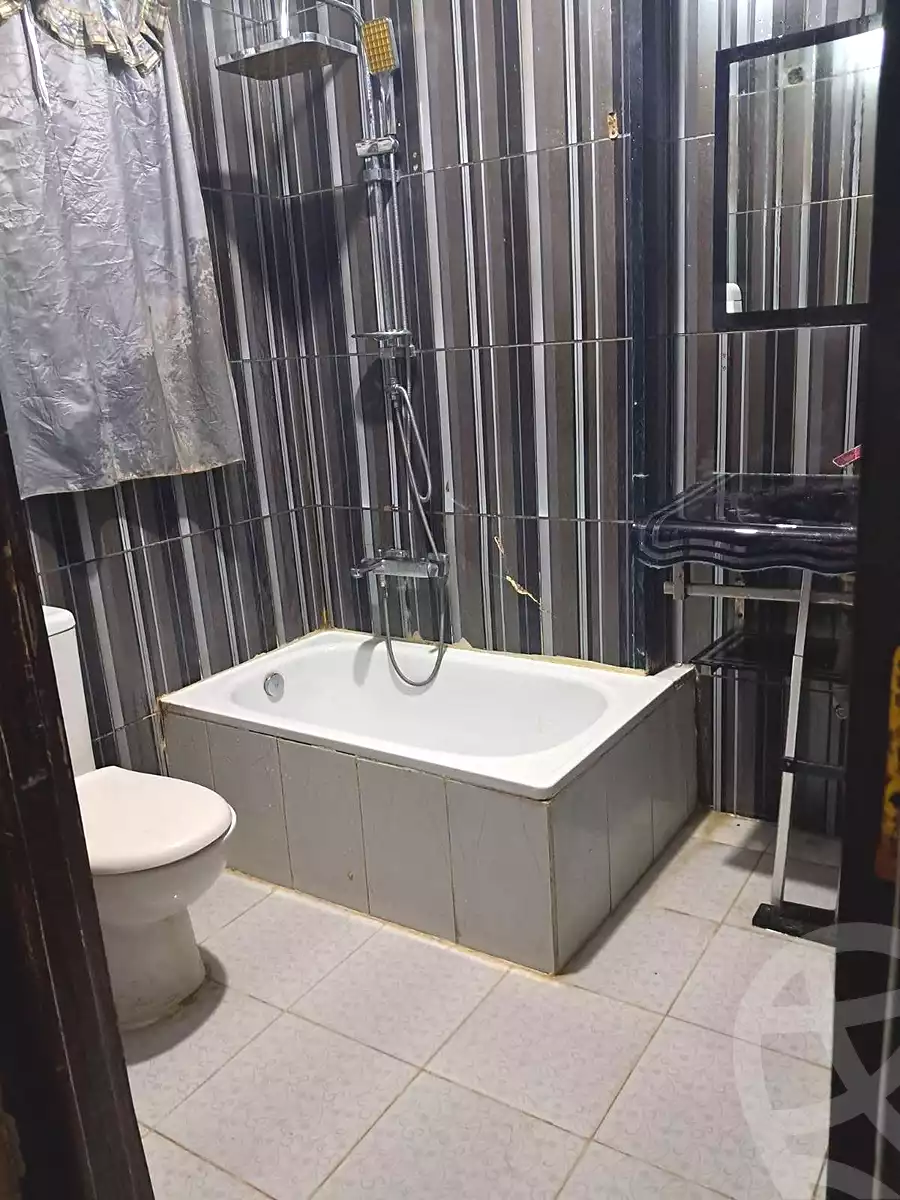 https://aqarmap.com.eg/en/listing/7176049-for-sale-cairo-helwan-mnshy-yn-hlwn-rael-st