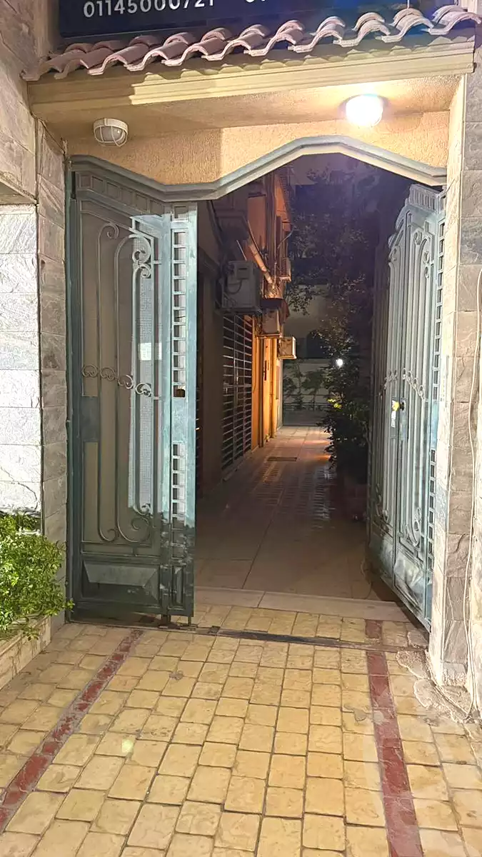 https://aqarmap.com.eg/ar/listing/7177662-for-sale-cairo-6th-of-october-el-ahyaa-neighborhood-3rd-al-hay-al-thalith-st