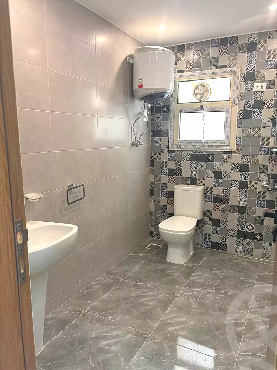 https://aqarmap.com.eg/ar/listing/7177930-for-sale-cairo-el-sheikh-zayed-city-compounds-el-khamayel