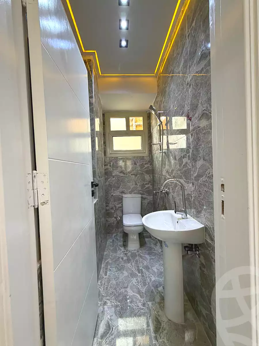https://aqarmap.com.eg/ar/listing/7179523-for-sale-cairo-6th-of-october-el-ahyaa-neighborhood-3rd-al-hay-al-thalith-st