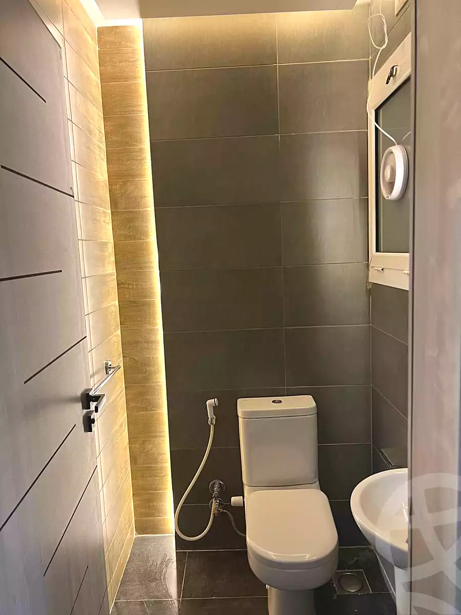 https://aqarmap.com.eg/ar/listing/7179994-for-rent-cairo-new-cairo-compounds-hyde-park