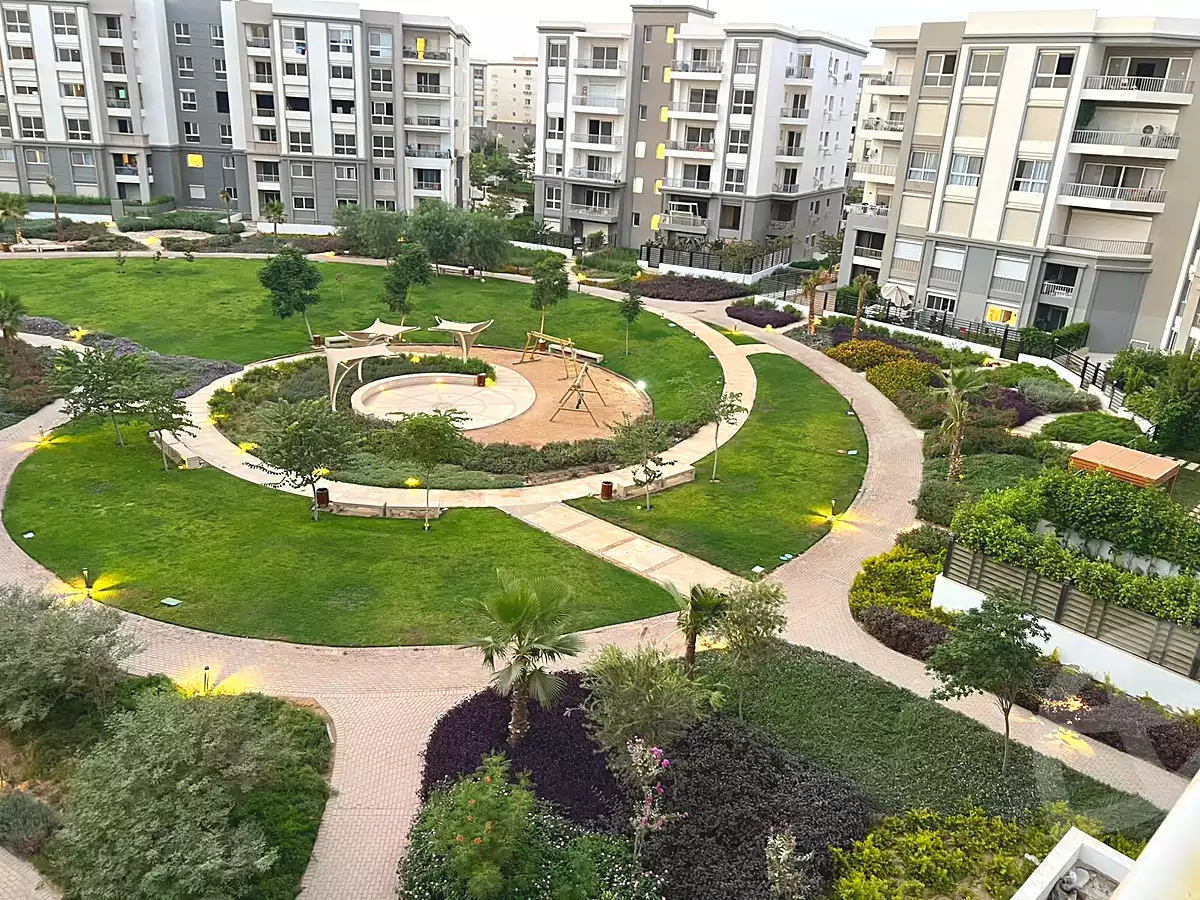 https://aqarmap.com.eg/ar/listing/7179994-for-rent-cairo-new-cairo-compounds-hyde-park