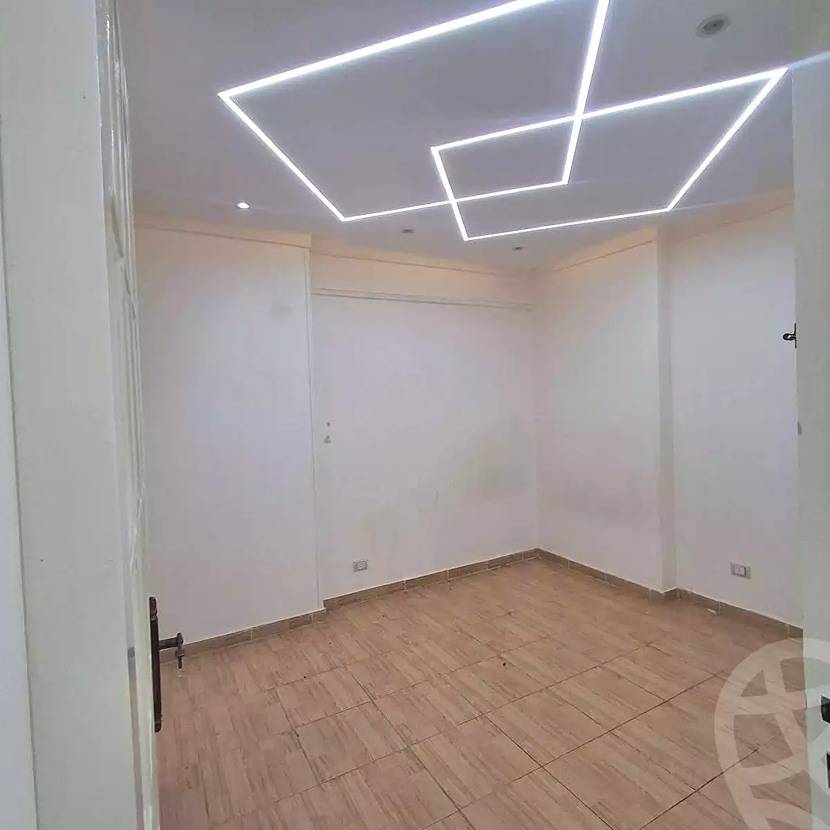 https://aqarmap.com.eg/ar/listing/7180909-for-rent-alexandria-sydy-bshr-sydy-bshr-bhry-shr-mhmwd-l-yswy