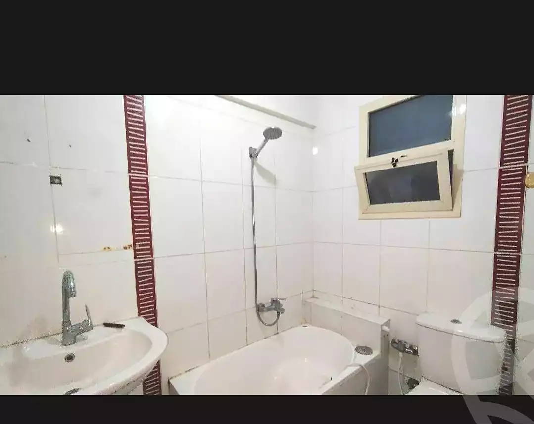 https://aqarmap.com.eg/ar/listing/7181042-for-rent-alexandria-moharram-bey
