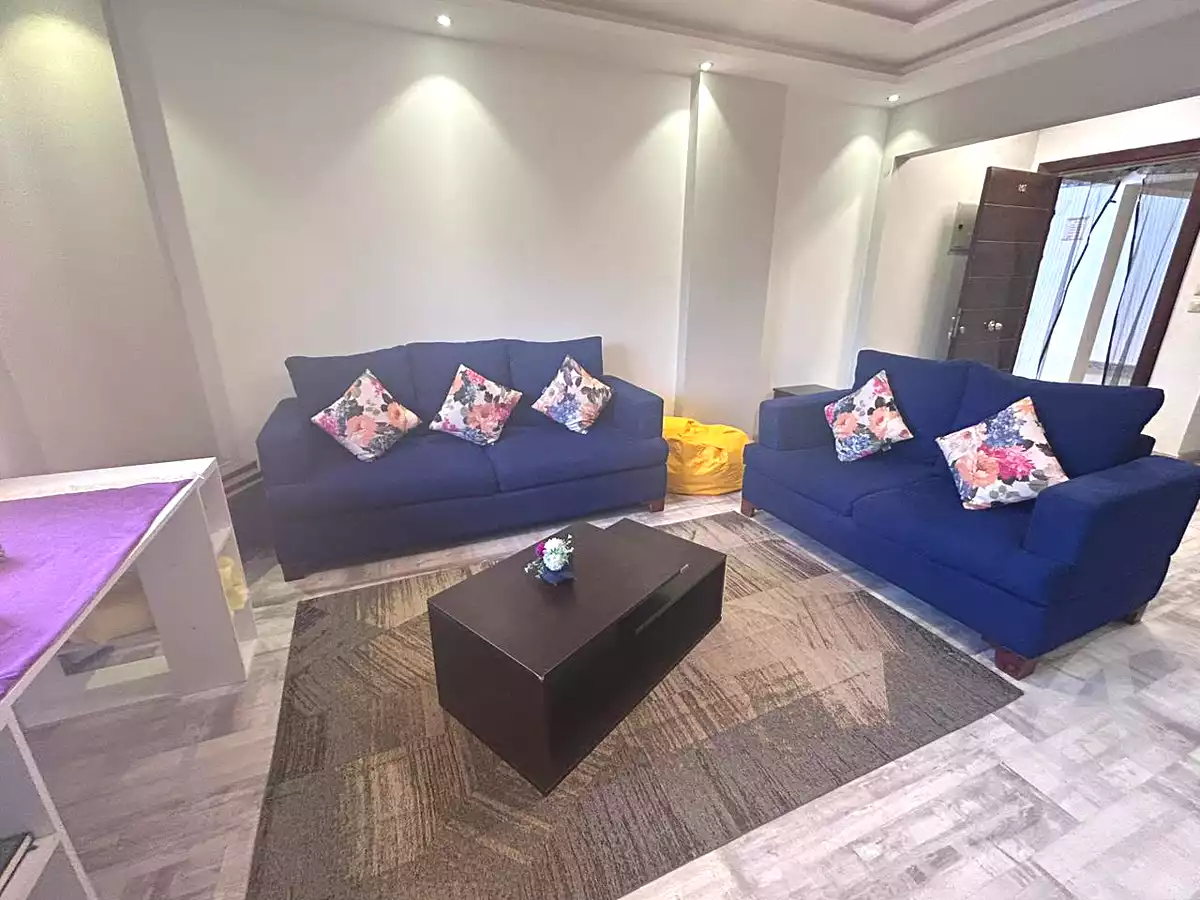 https://aqarmap.com.eg/ar/listing/7181692-for-rent-cairo-6th-of-october-compounds-mashareq