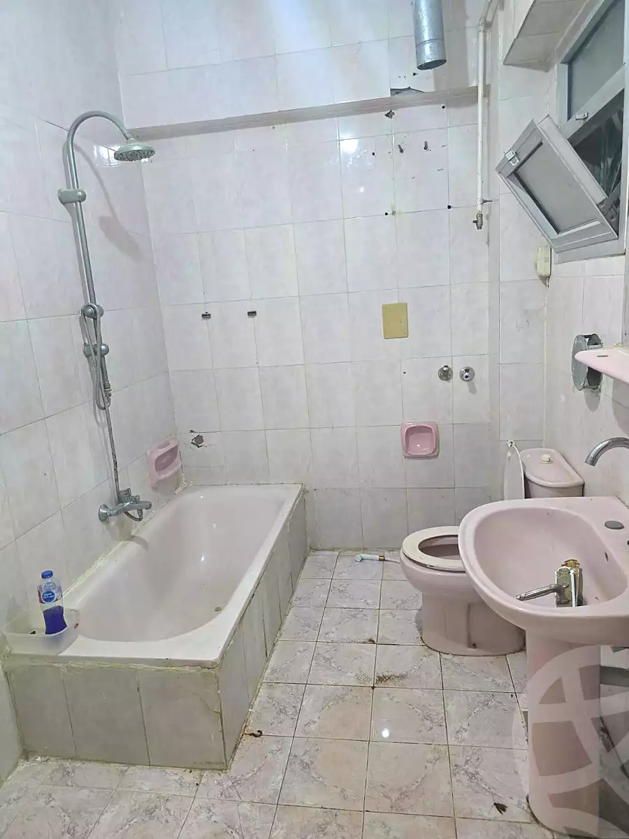 https://aqarmap.com.eg/en/listing/7181727-for-rent-cairo-6th-of-october-el-ahyaa-neighborhood-2nd-divided-from-al-kafrawei-st
