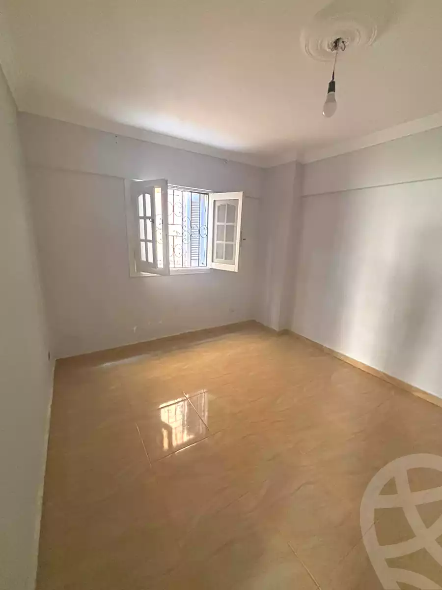 https://aqarmap.com.eg/ar/listing/7182041-for-sale-cairo-6th-of-october-el-ahyaa-neighborhood-1st-al-maahad