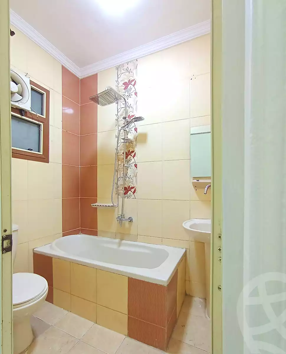 https://aqarmap.com.eg/en/listing/7182078-for-sale-alexandria-sydy-bshr-sydy-bshr-qbly-el-sadaqa-el-islameya-mosque-st