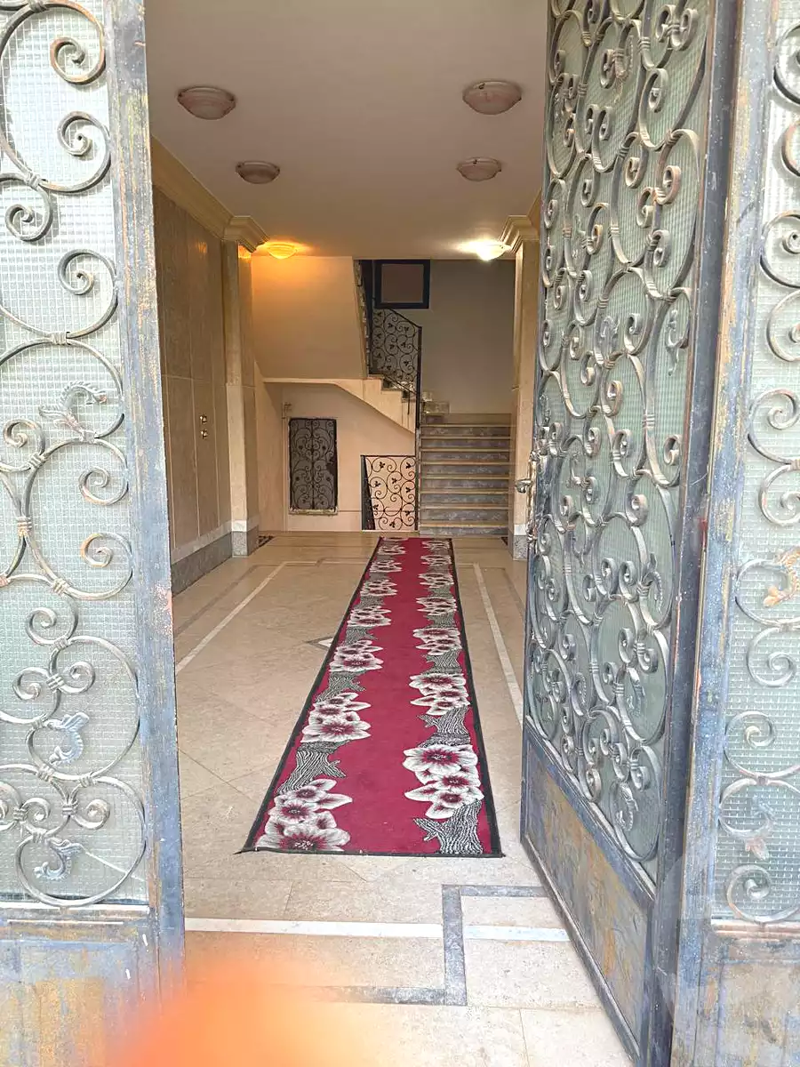 https://aqarmap.com.eg/ar/listing/7182131-for-sale-cairo-new-cairo-ganob-el-akadamiya-south-academy-b-medhat-el-kholy-st