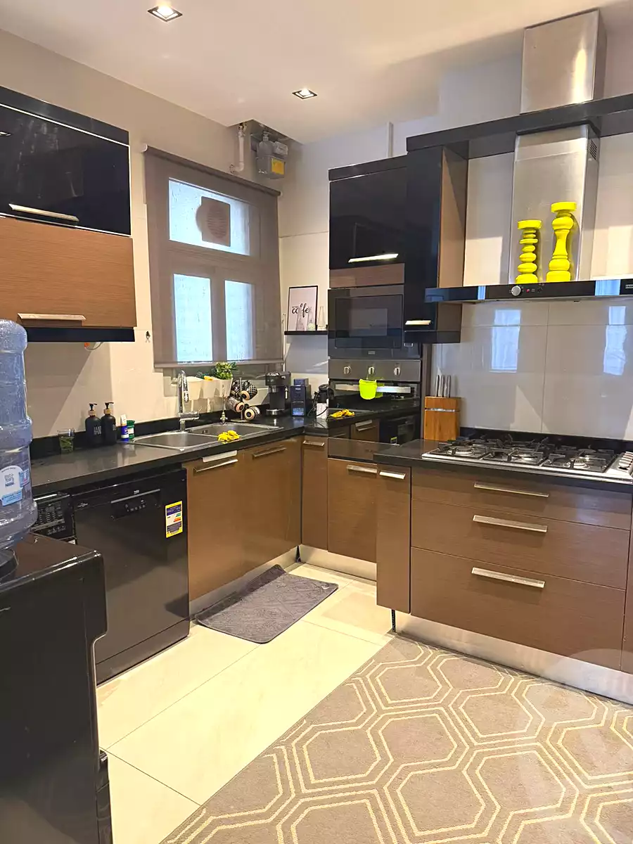 https://aqarmap.com.eg/ar/listing/7182245-for-sale-cairo-new-cairo-compounds-village-gate-mall-palm-hills