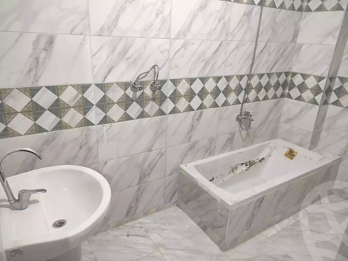 https://aqarmap.com.eg/en/listing/7182361-for-sale-cairo-helwan-kwrnysh-hlwn