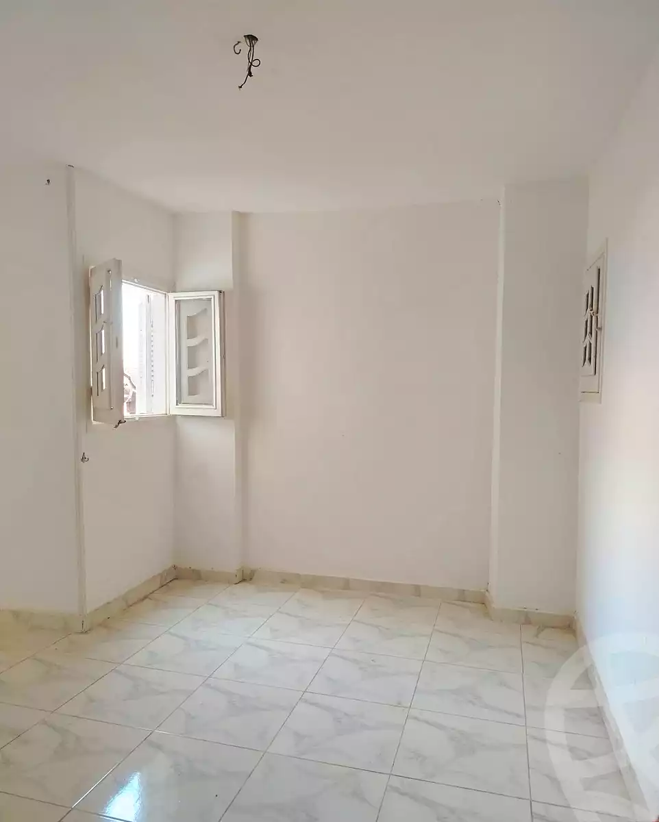 https://aqarmap.com.eg/en/listing/7183738-for-rent-alexandria-al-agamy-el-hanouvel-yathreb-st