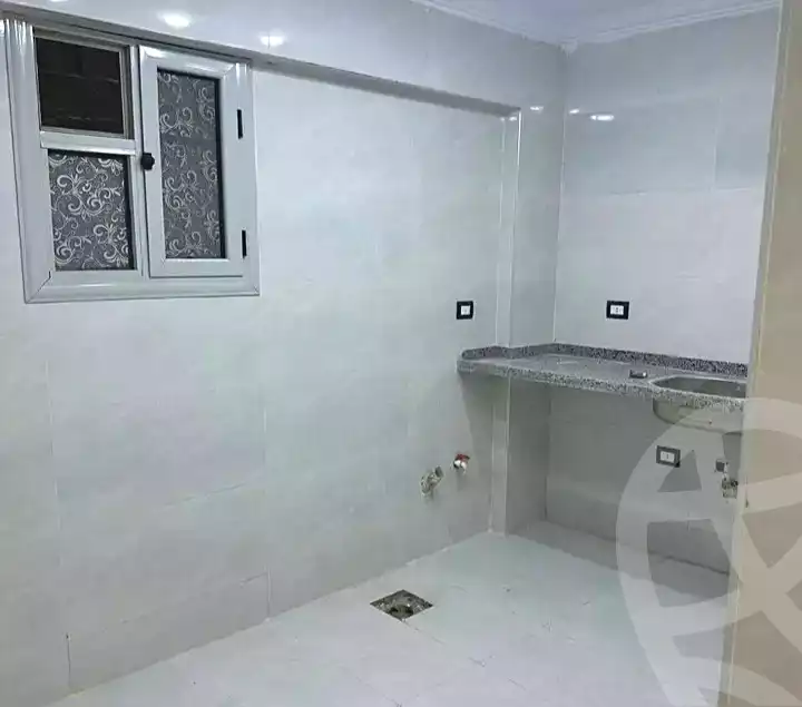 https://aqarmap.com.eg/ar/listing/7185700-for-sale-alexandria-al-agamy-el-hanouvel-radwan-st