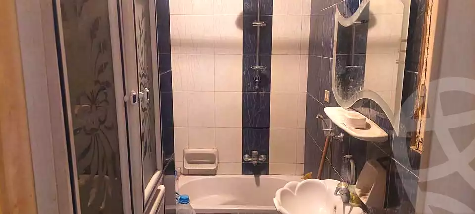 https://aqarmap.com.eg/ar/listing/7185881-for-sale-alexandria-sydy-bshr-sydy-bshr-bhry-gamal-abd-el-nasir-st