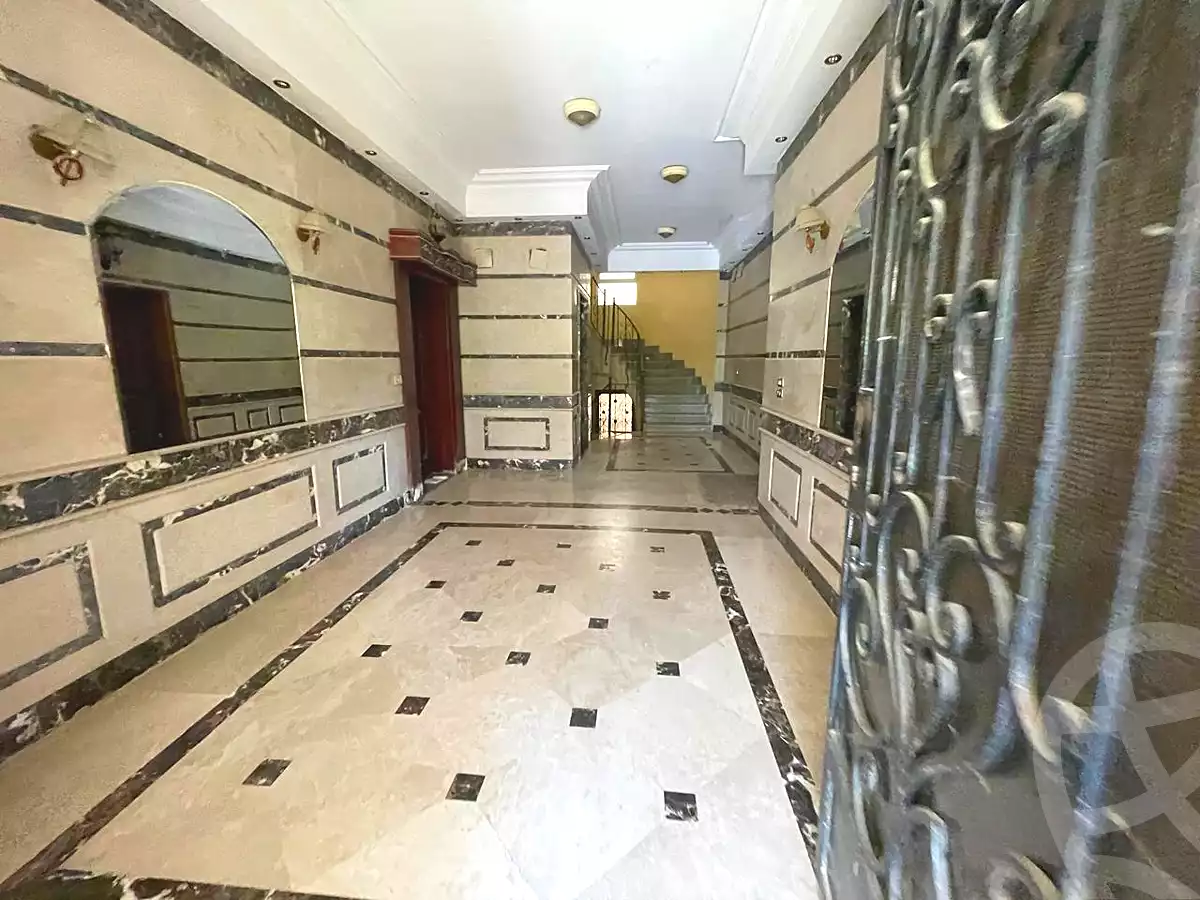 https://aqarmap.com.eg/en/listing/7187627-for-sale-cairo-new-cairo-gharb-el-golf-alaa-elsaadany-st