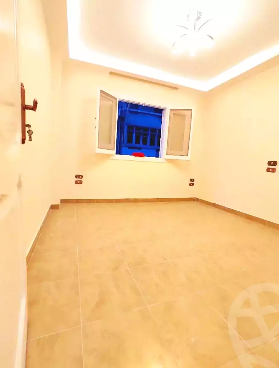 https://aqarmap.com.eg/ar/listing/7187960-for-sale-alexandria-sydy-bshr-sydy-bshr-bhry-khalil-hamada-st