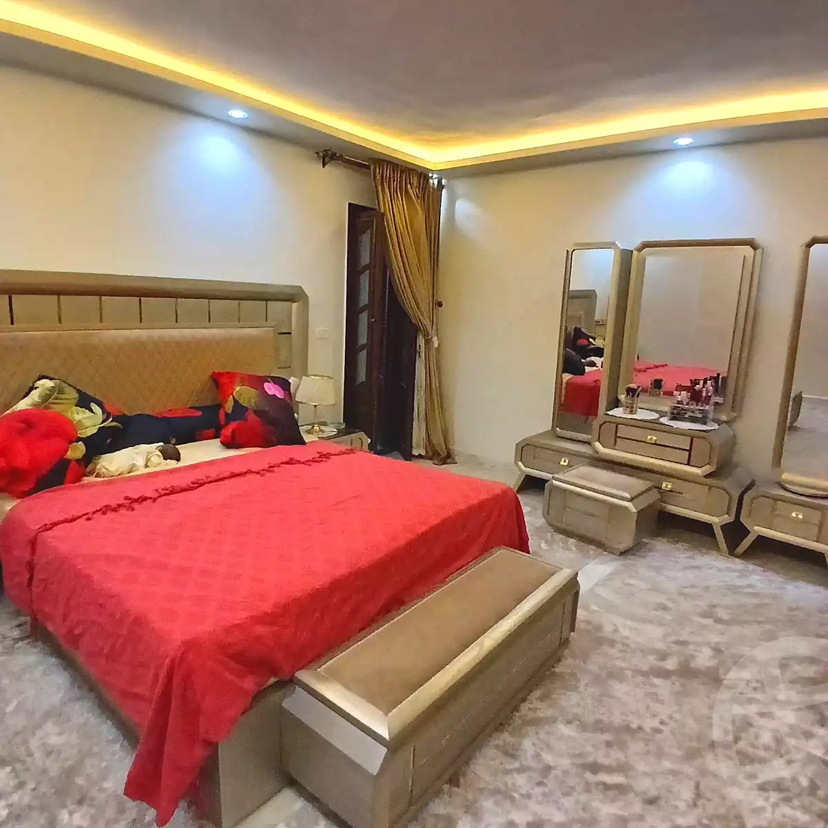https://aqarmap.com.eg/ar/listing/7188810-for-sale-alexandria-al-agamy-lbytsh-el-hanafeya-st