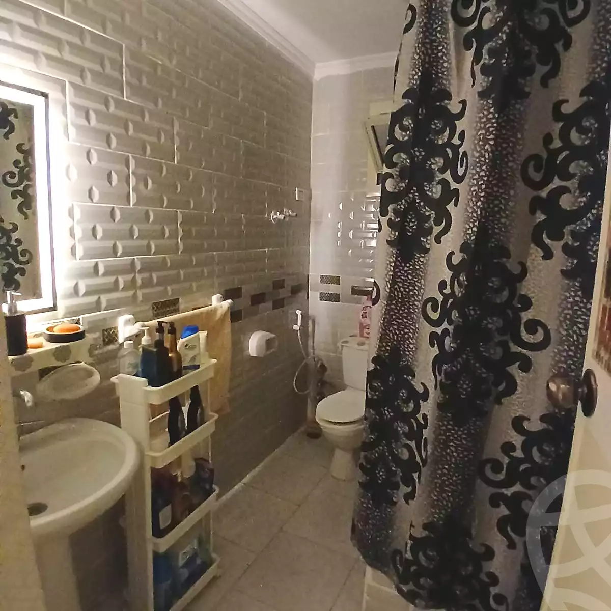 https://aqarmap.com.eg/ar/listing/7188810-for-sale-alexandria-al-agamy-lbytsh-el-hanafeya-st