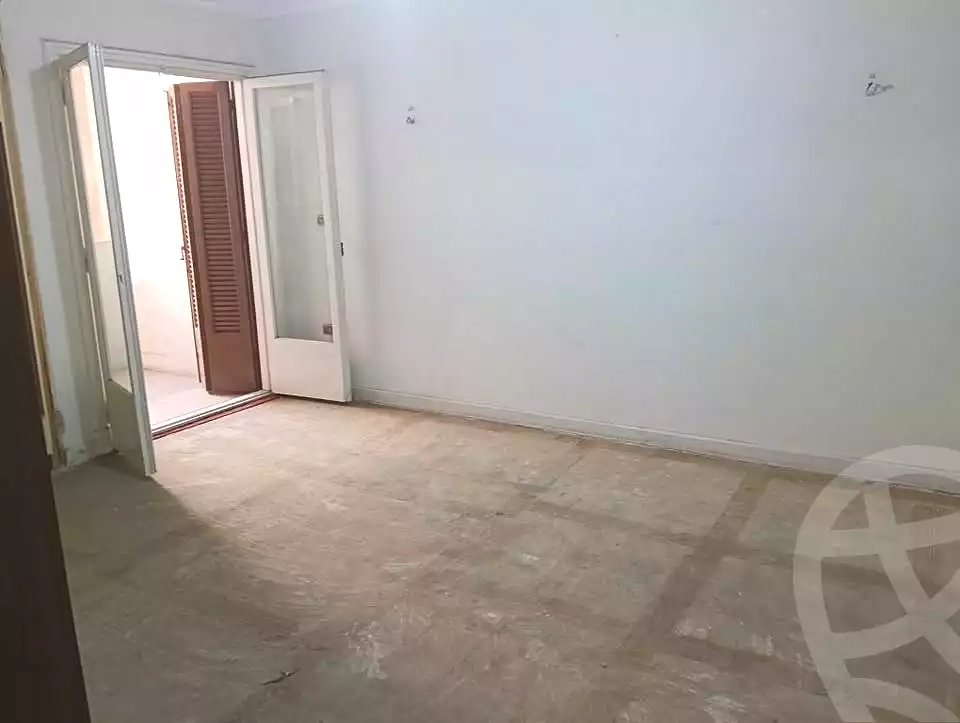 https://aqarmap.com.eg/ar/listing/7188979-for-sale-alexandria-ganaklis
