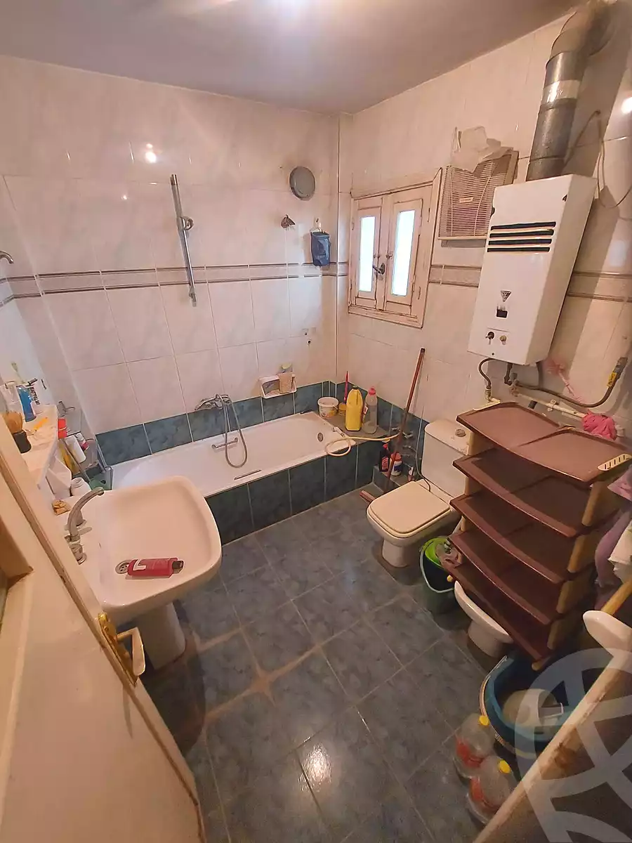 https://aqarmap.com.eg/ar/listing/7189043-for-sale-cairo-helwan-helwan-el-sharkeya-mostafa-safwat-st