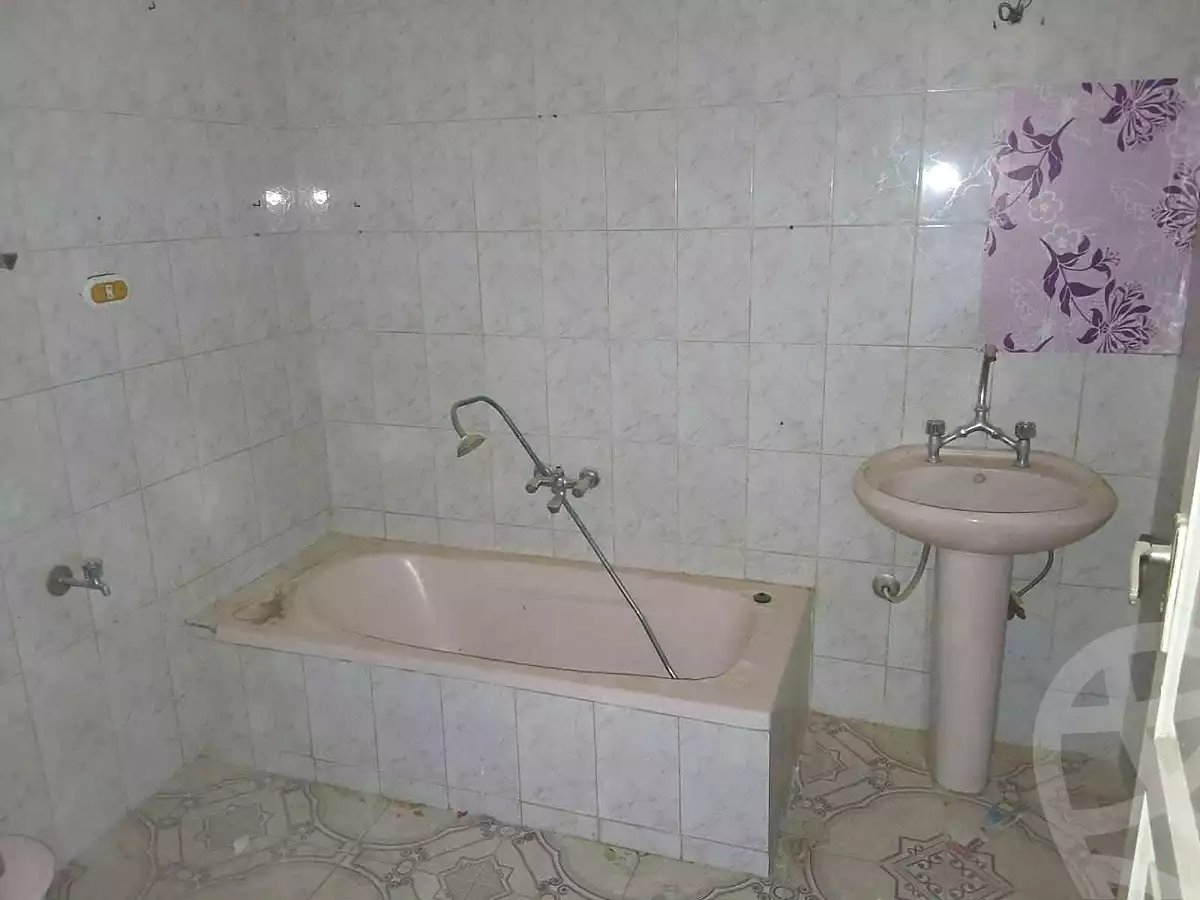 https://aqarmap.com.eg/ar/listing/7190811-for-sale-alexandria-al-agamy-lbytsh-el-hay-st