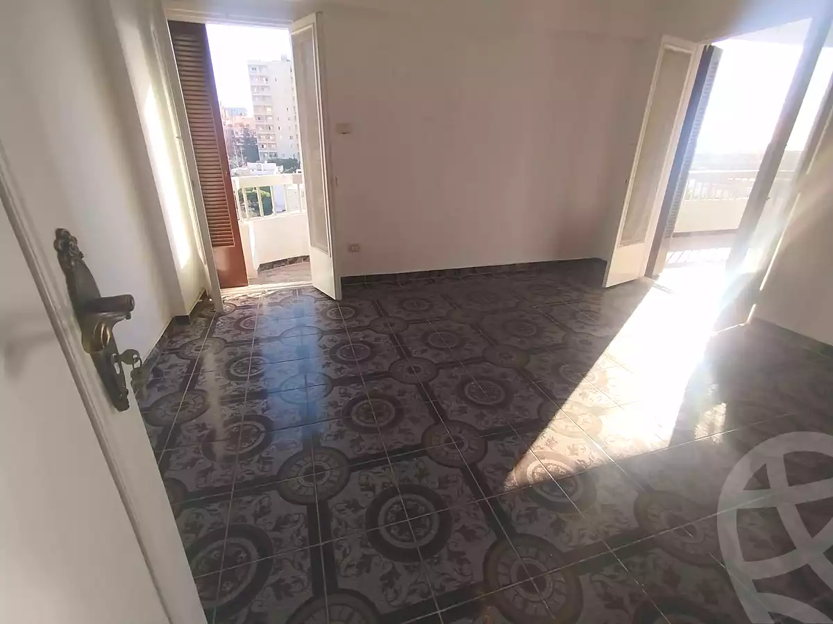 https://aqarmap.com.eg/en/listing/7191420-for-sale-alexandria-al-agamy-el-hanouvel-el-zahraa-city-st